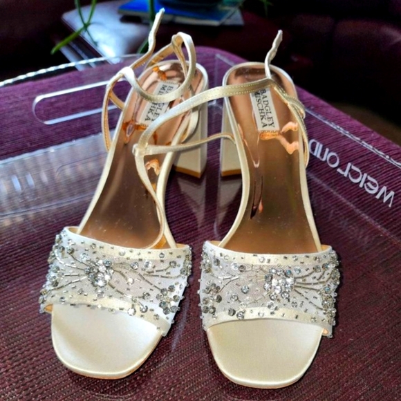 Bradley Mischka Size 10 Off White Shoes - Picture 1 of 4